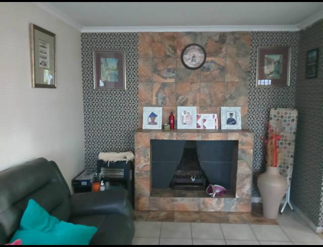 3 BEDROOM HOUSE FOR SALE IN WINDMILL PARK